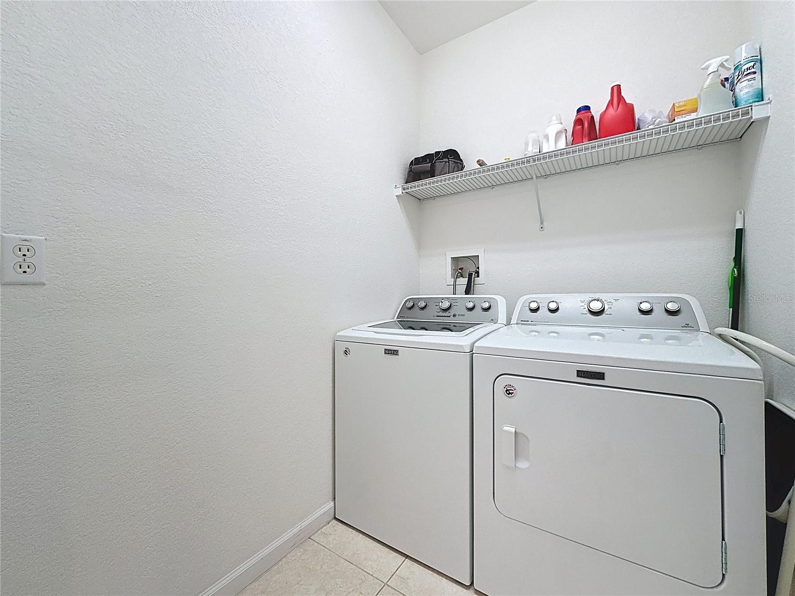 2924 WHITE CEDAR CIR