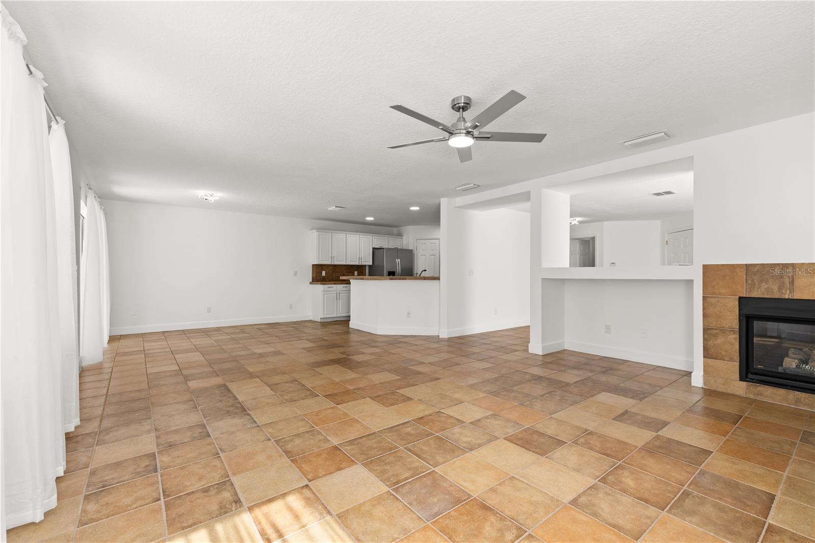 449 RONA LN