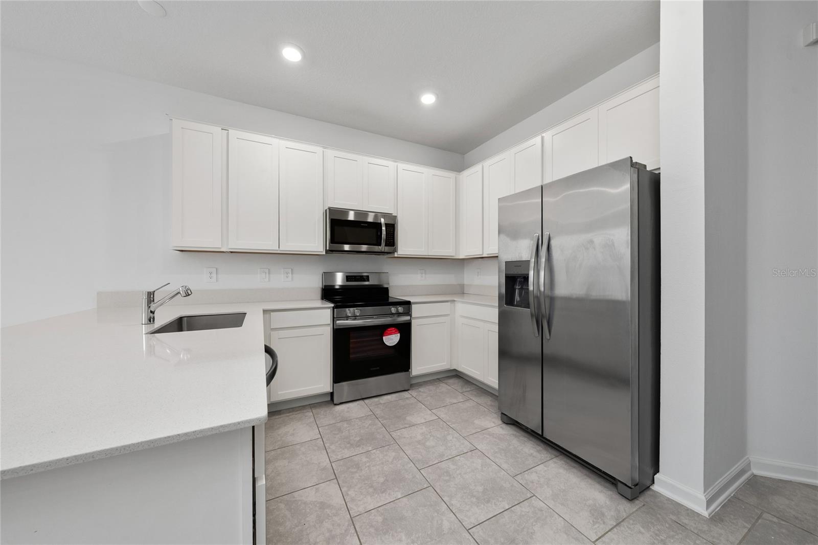 3295 LAURENT LOOP