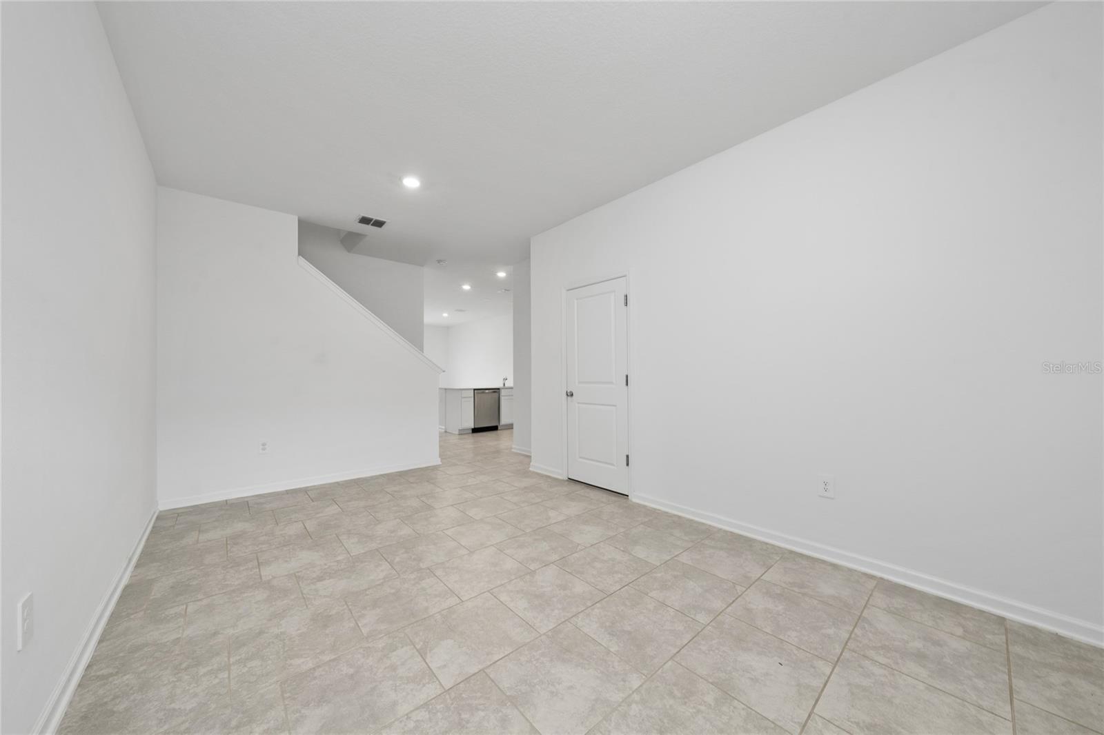 3295 LAURENT LOOP
