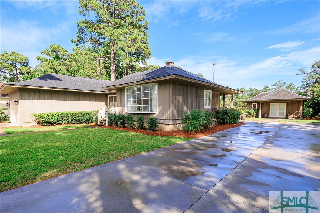 207 E Point Drive