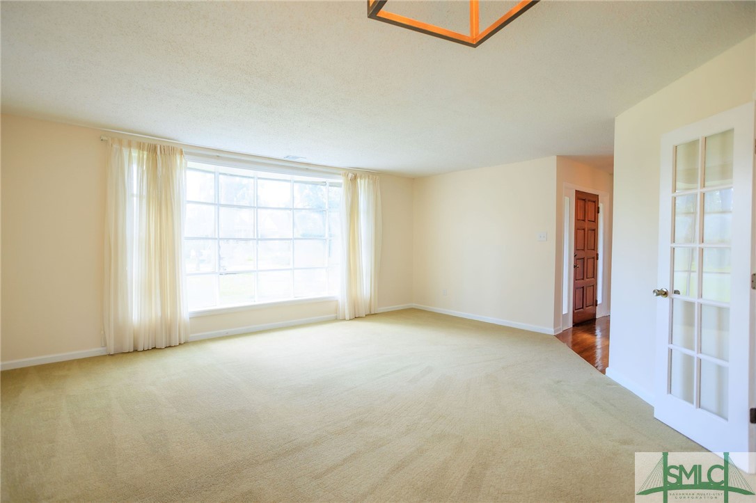 207 E Point Drive