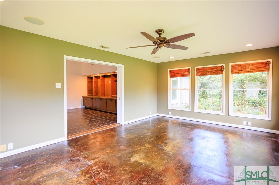 207 E Point Drive