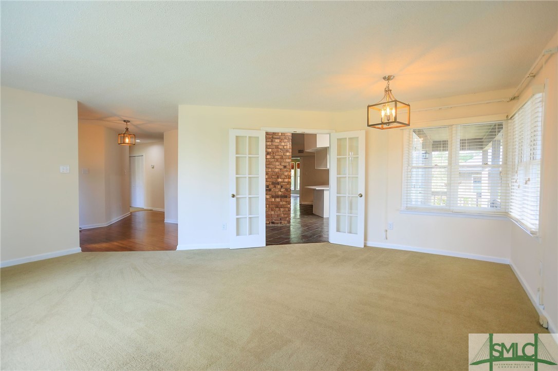 207 E Point Drive