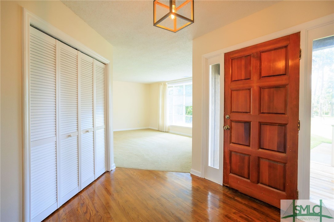 207 E Point Drive