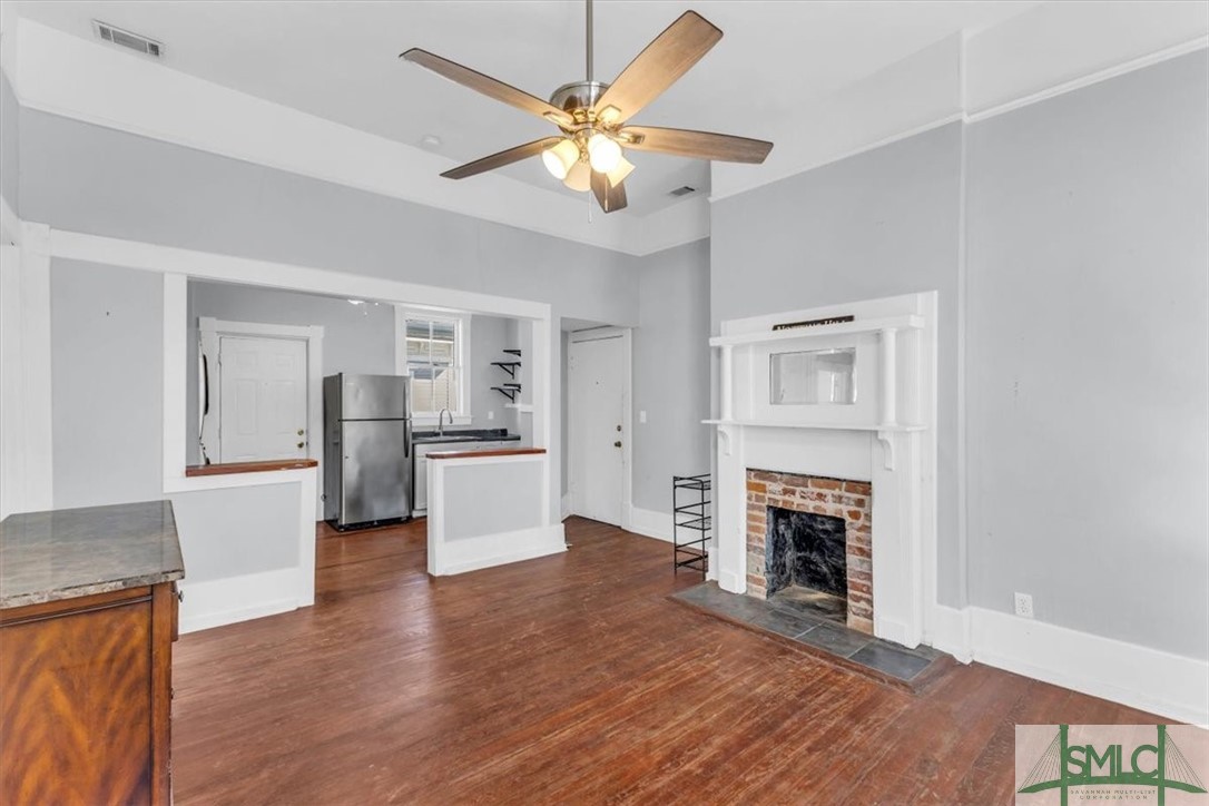 402 E Park Avenue 2B