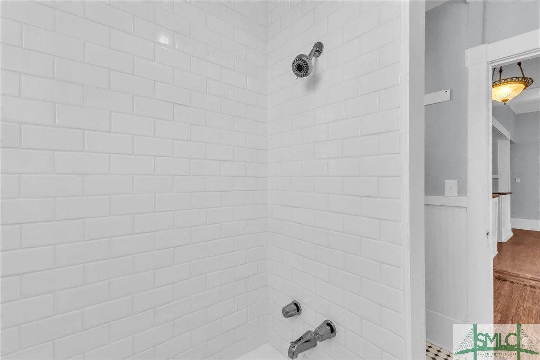 402 E Park Avenue 2B