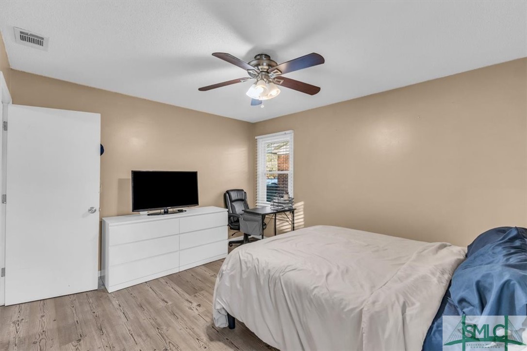 2405 Dolphin Drive