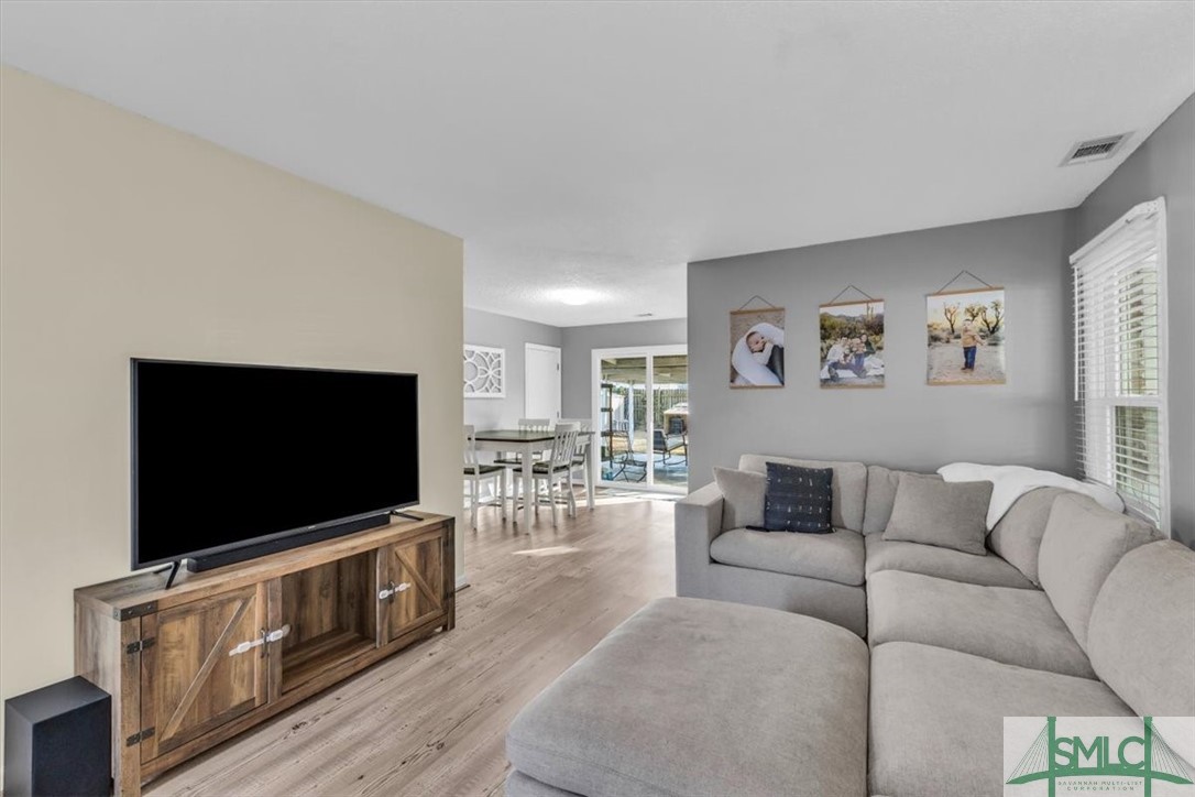 2405 Dolphin Drive