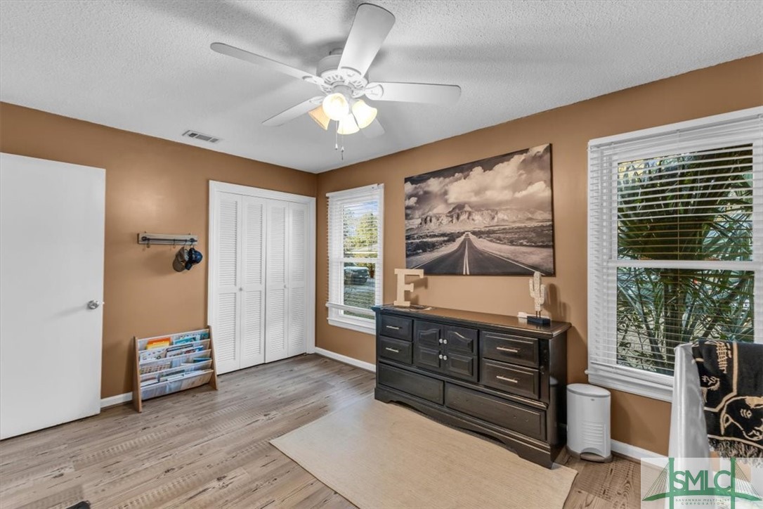 2405 Dolphin Drive