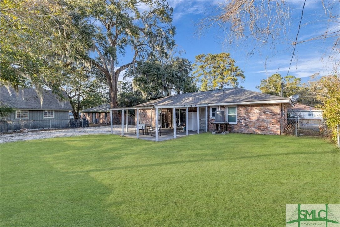 2405 Dolphin Drive