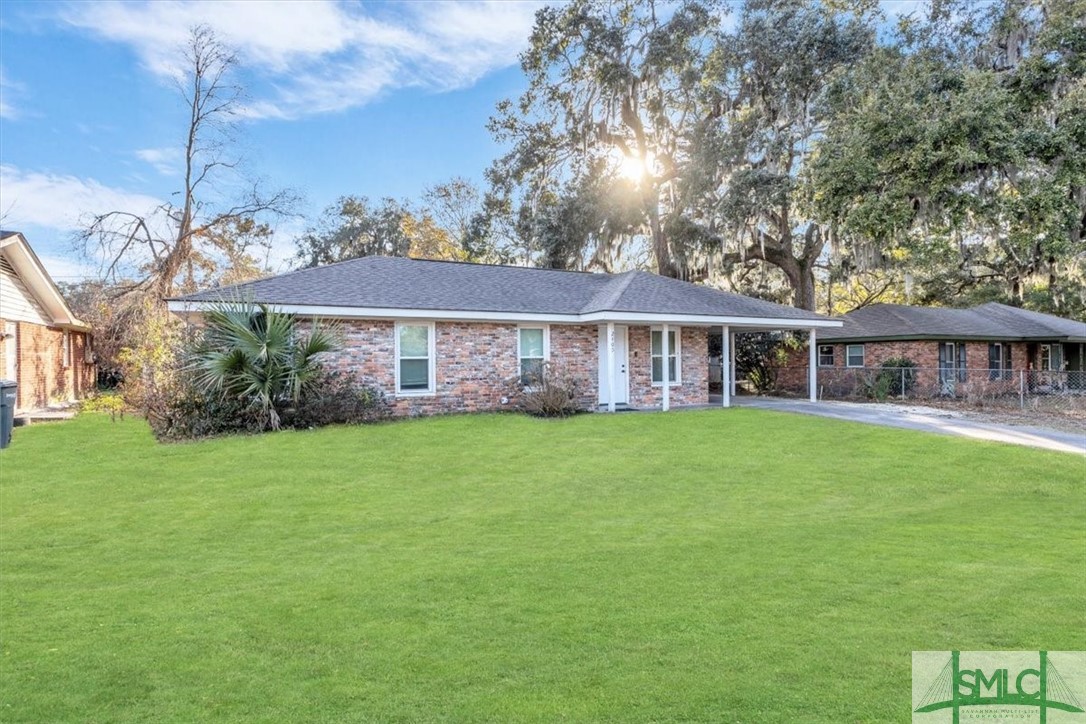 2405 Dolphin Drive
