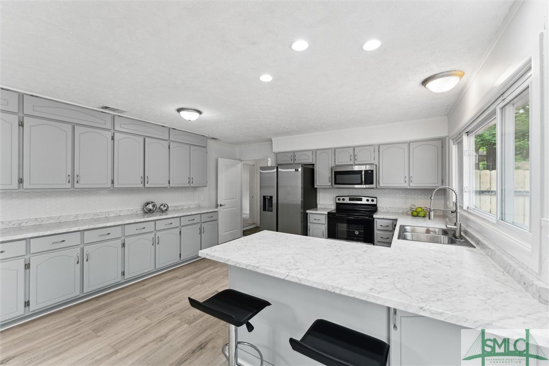 27 Davidson Avenue