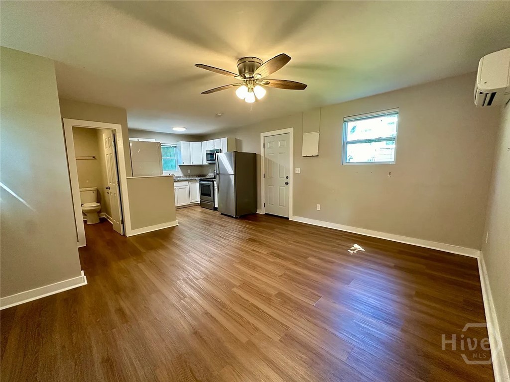 2307 1/2 Norwood Avenue