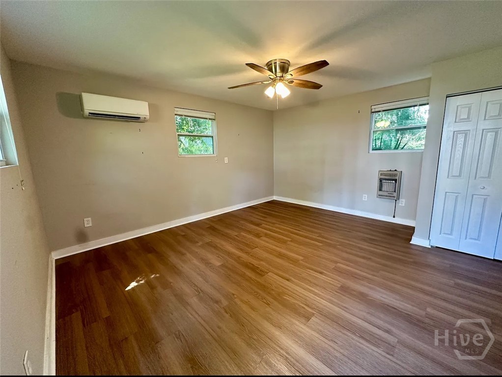 2307 1/2 Norwood Avenue