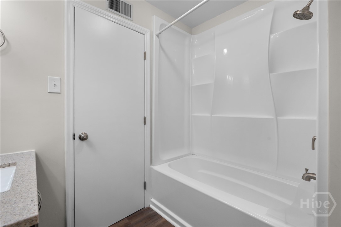 4 Van Nuys Boulevard