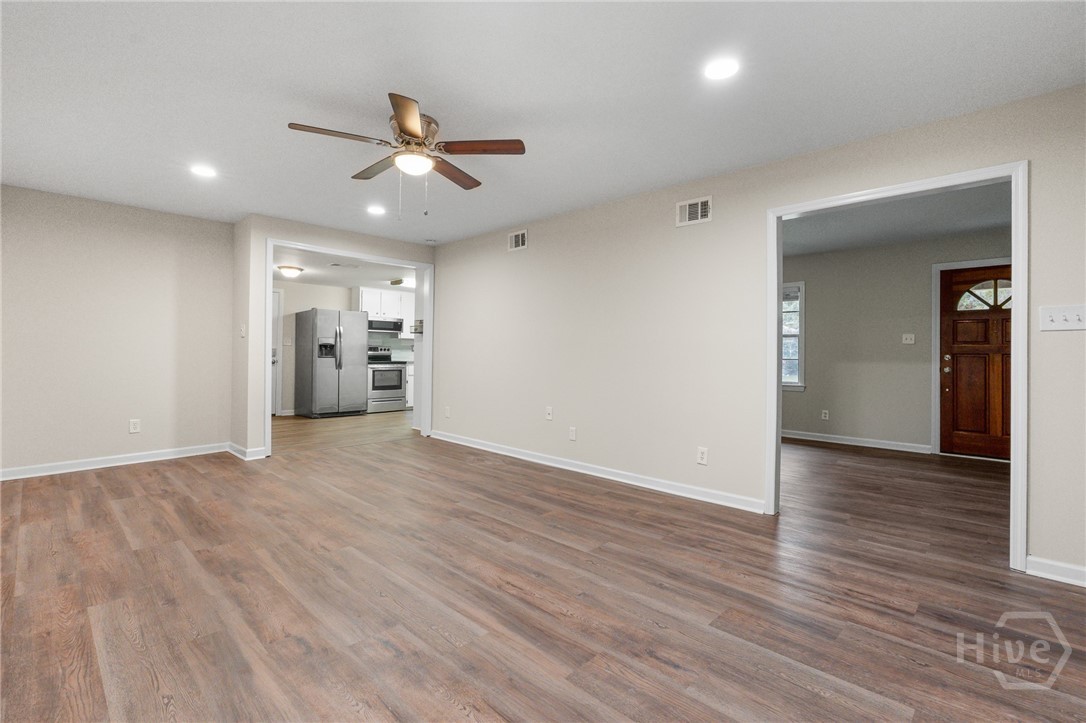 4 Van Nuys Boulevard