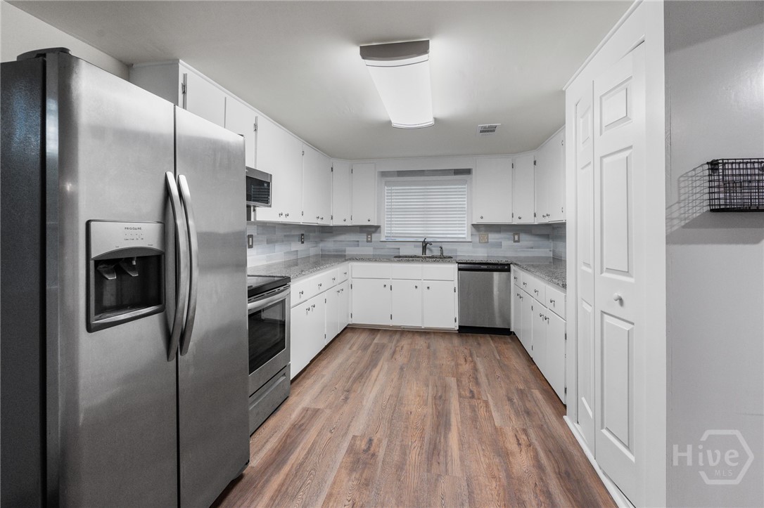 4 Van Nuys Boulevard