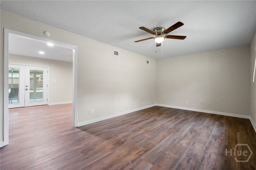 4 Van Nuys Boulevard