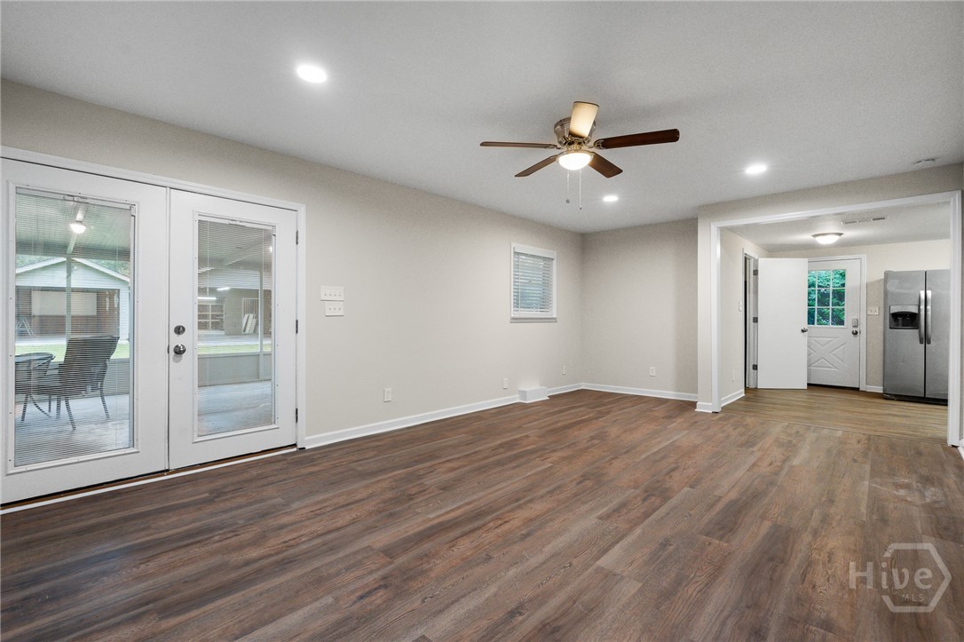 4 Van Nuys Boulevard