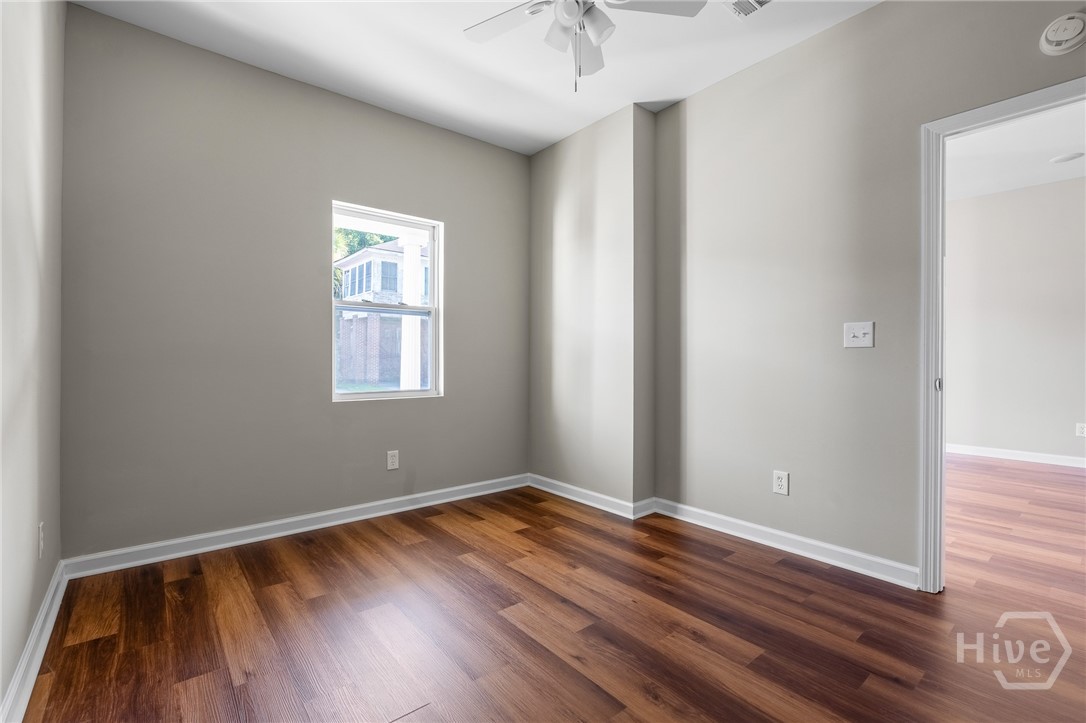 819 W 42nd Street