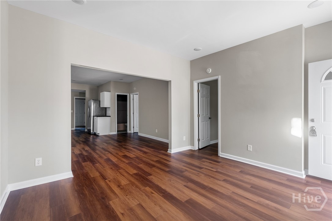 819 W 42nd Street