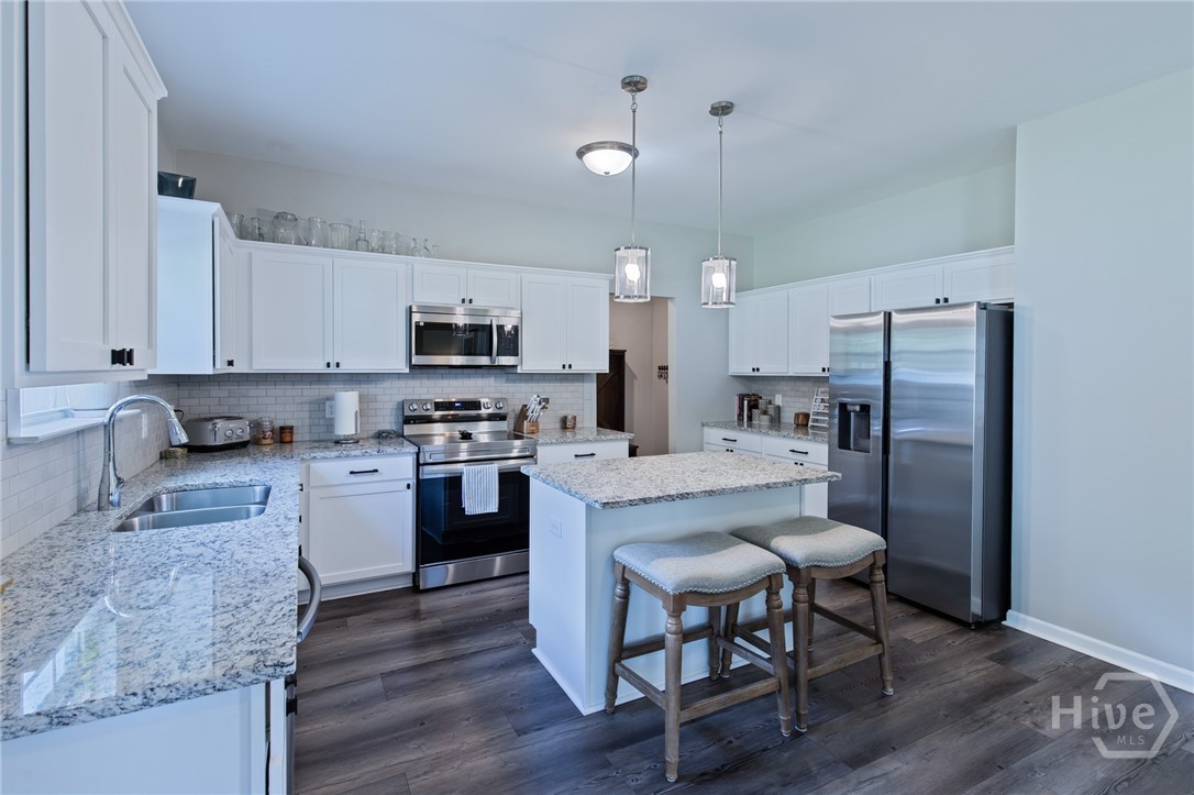 157 Halcyon NE