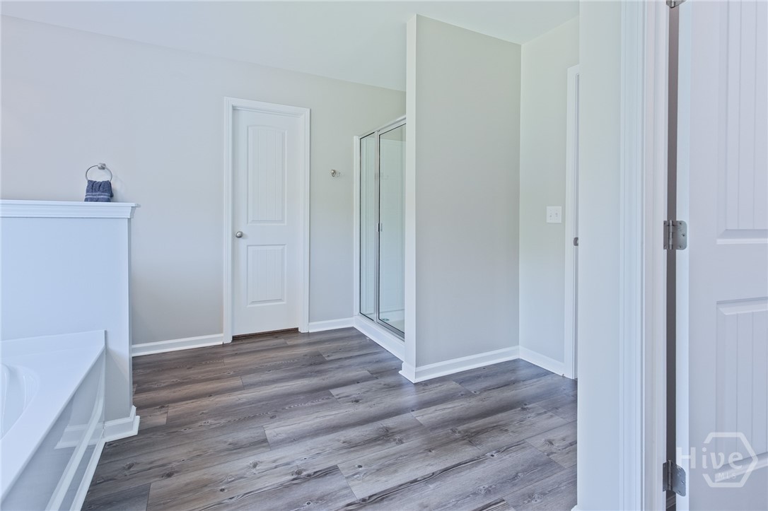 157 Halcyon NE