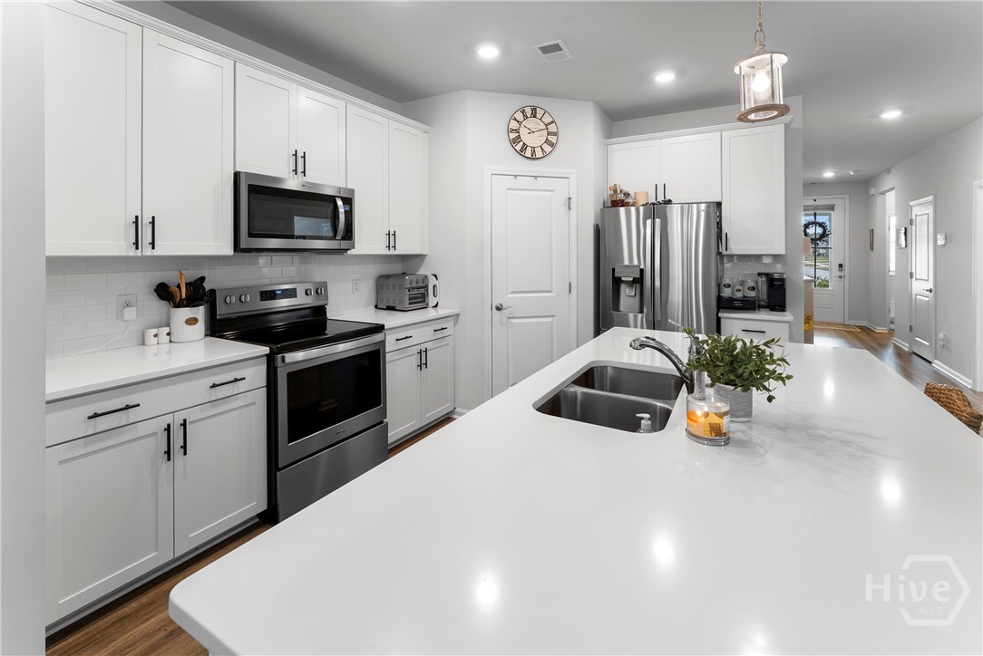 110 Canal Cove
