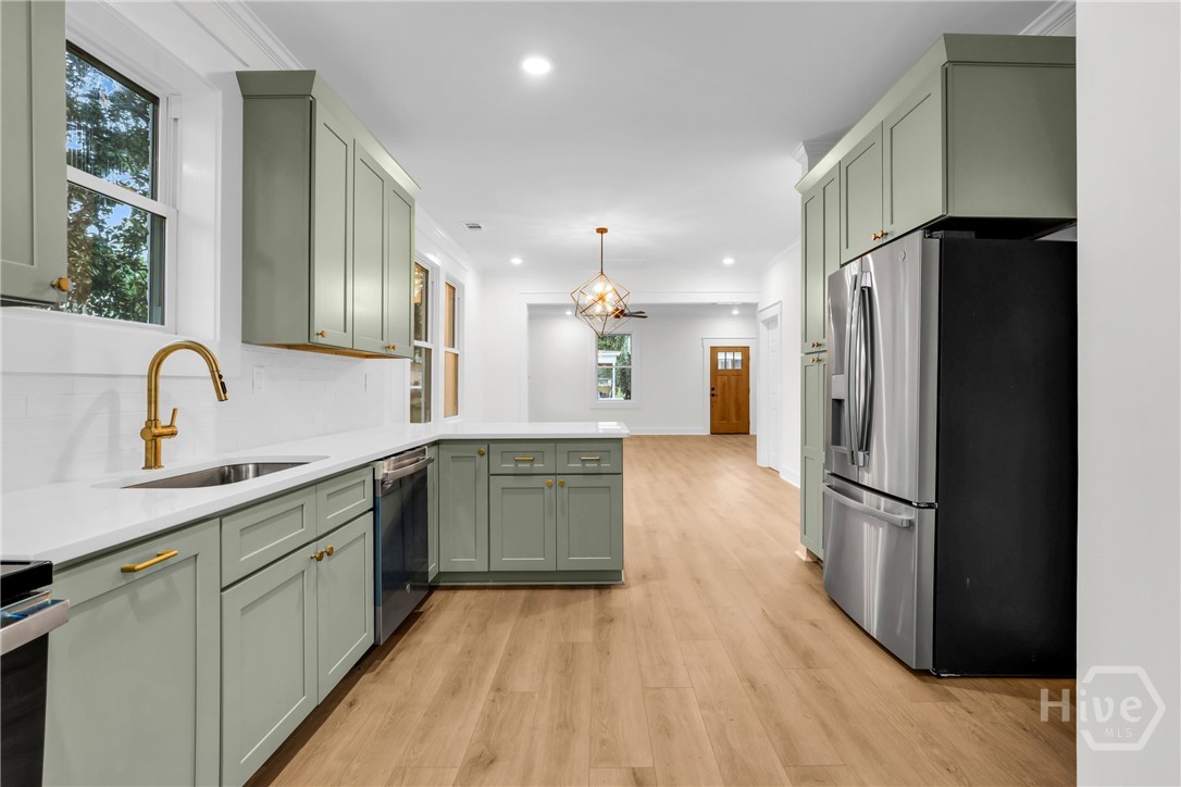 623 W 45th Street