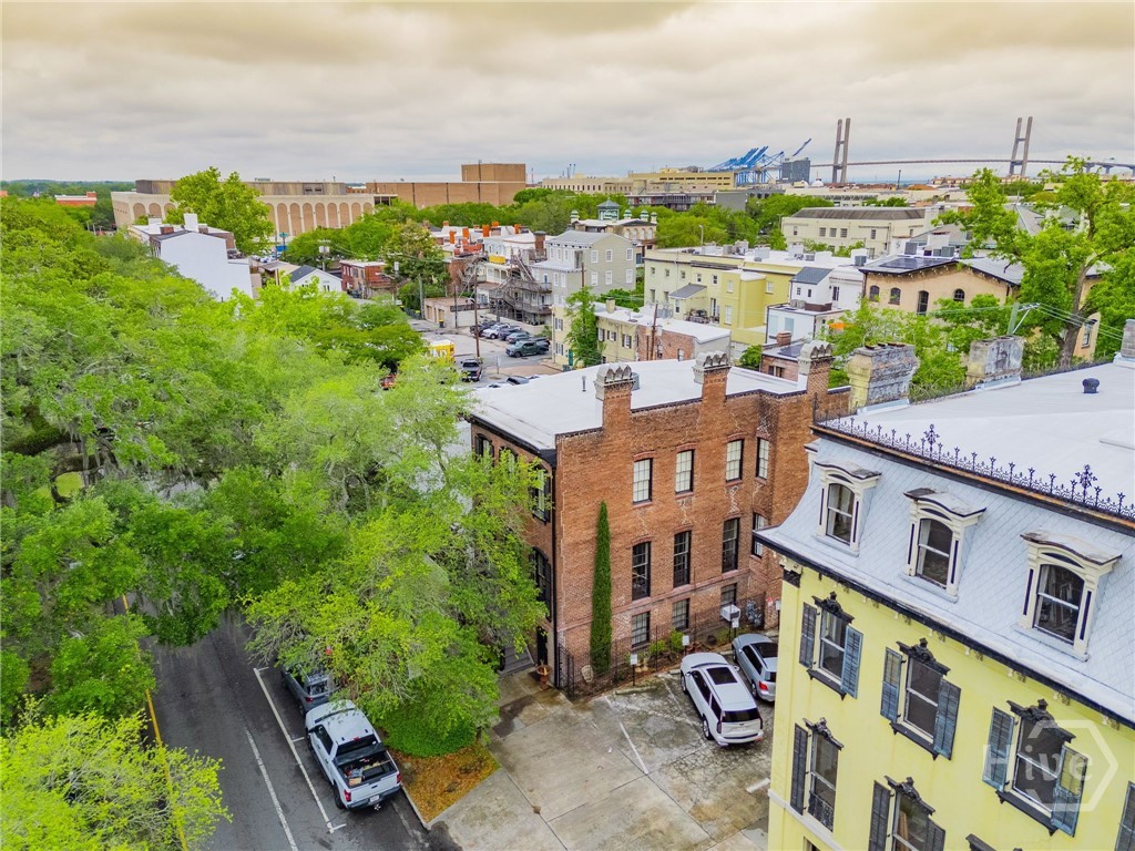 10 W Liberty Street