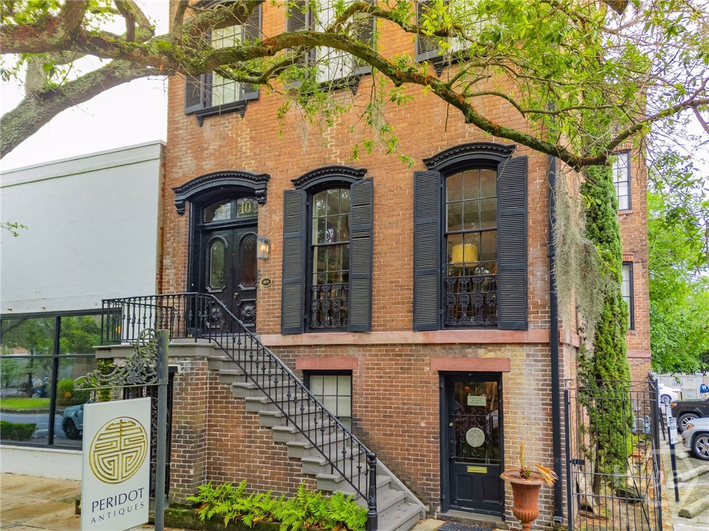 10 W Liberty Street