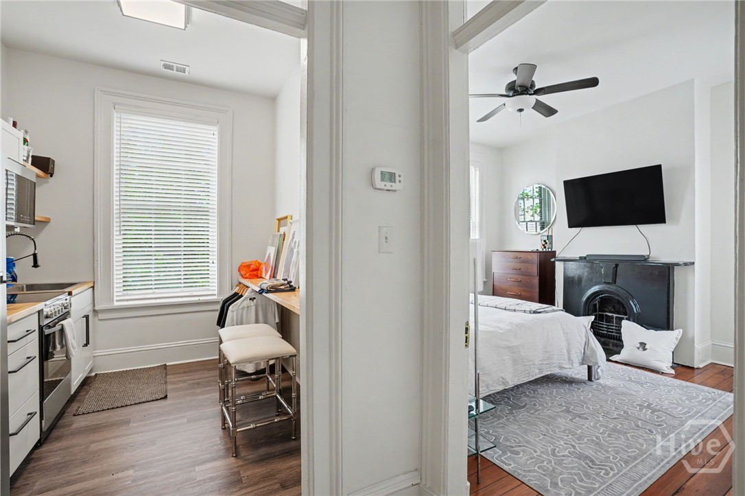 10 W Liberty Street