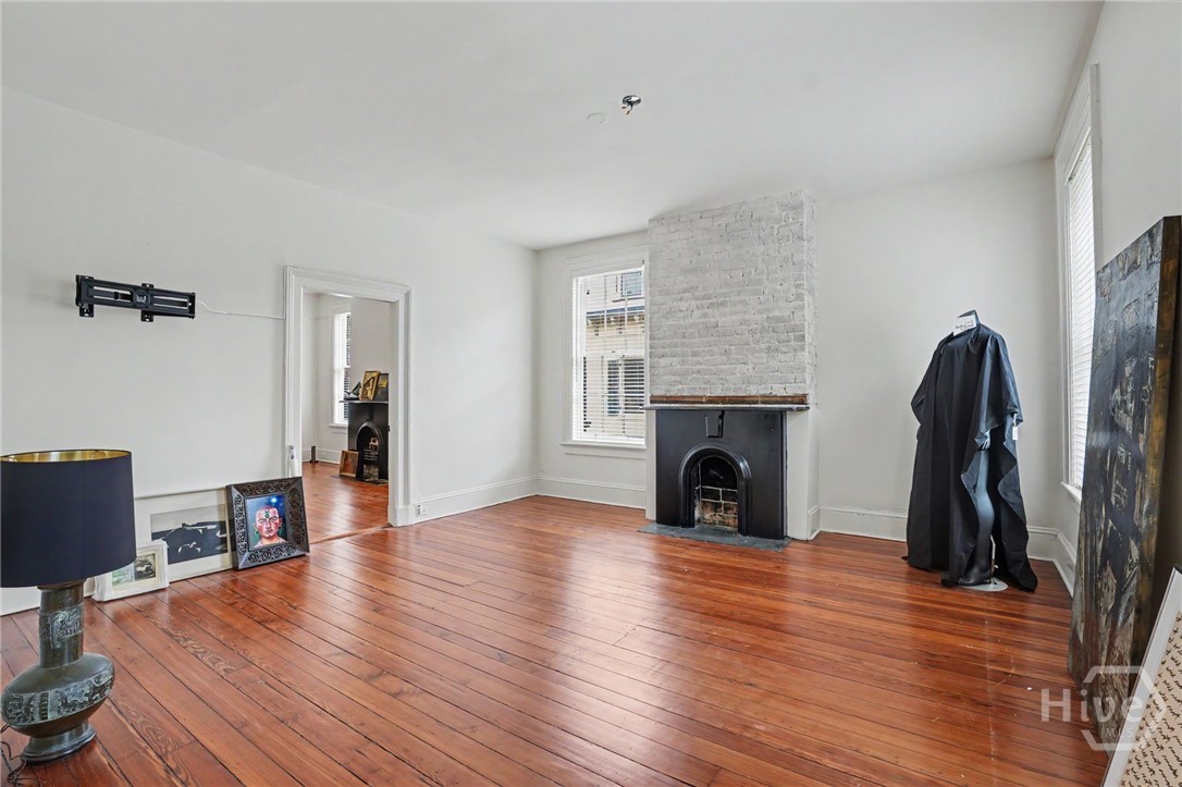 10 W Liberty Street