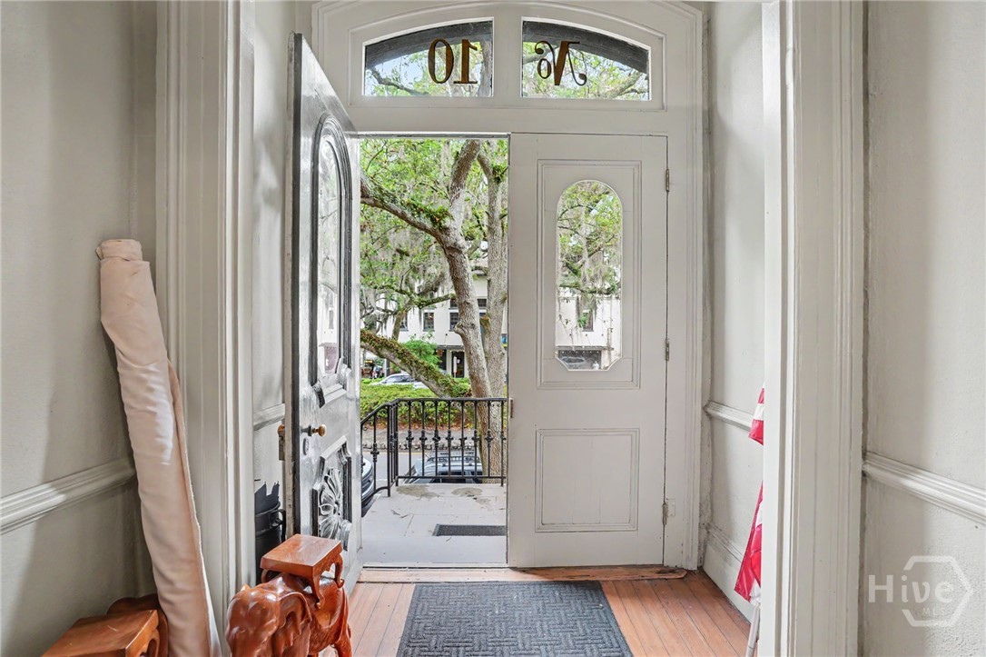 10 W Liberty Street