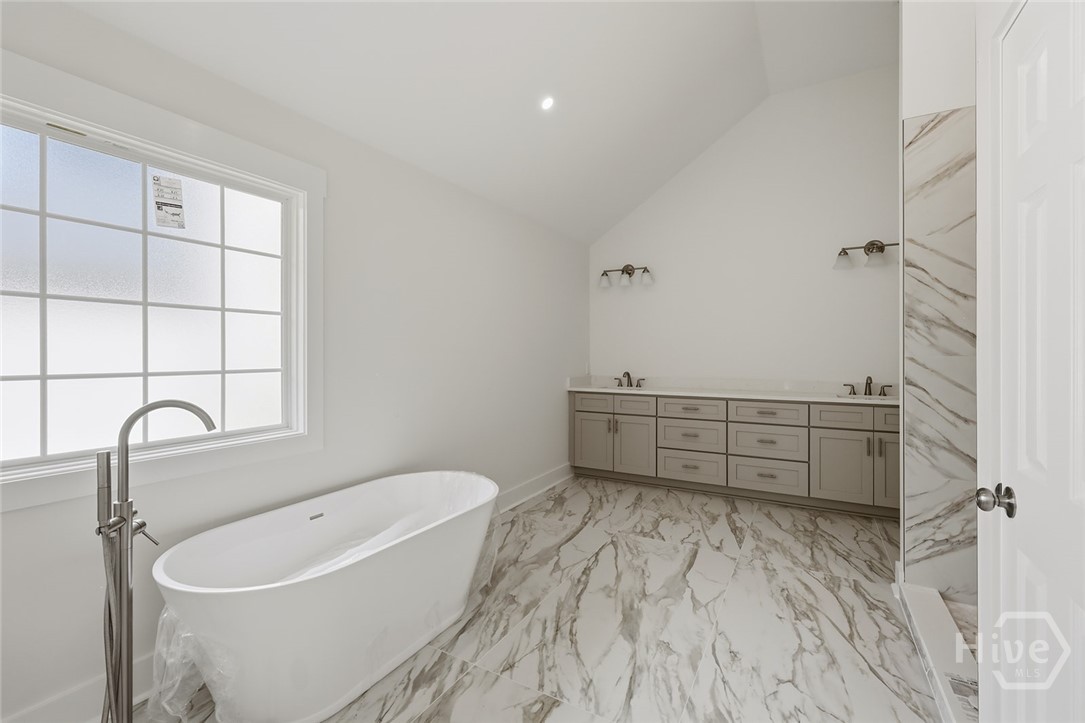 6 Kingfisher Circle