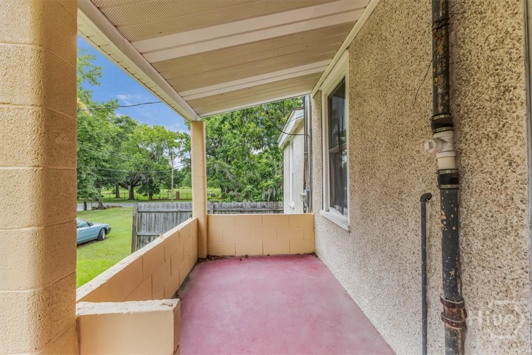 1023 W 37th Street