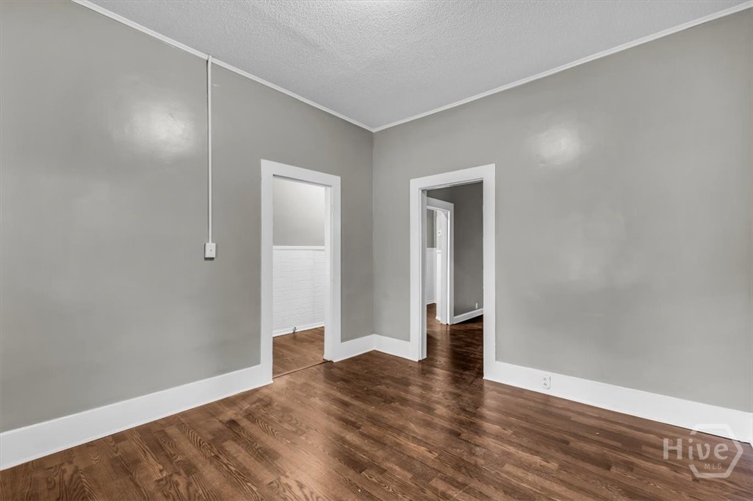 1023 W 37th Street
