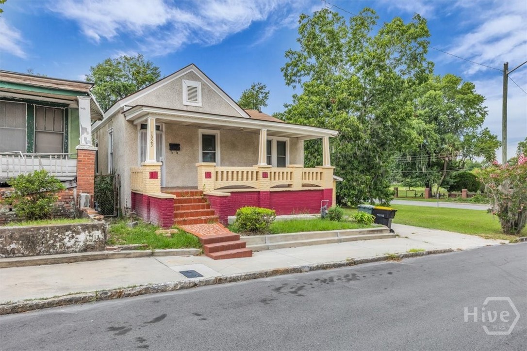 1023 W 37th Street