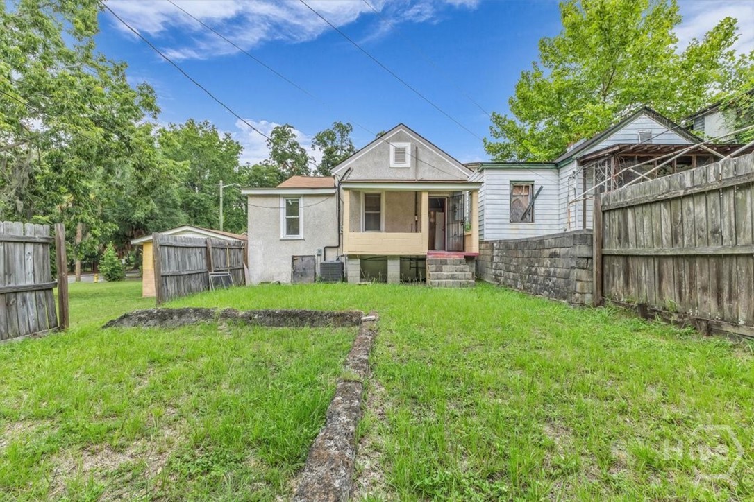 1023 W 37th Street