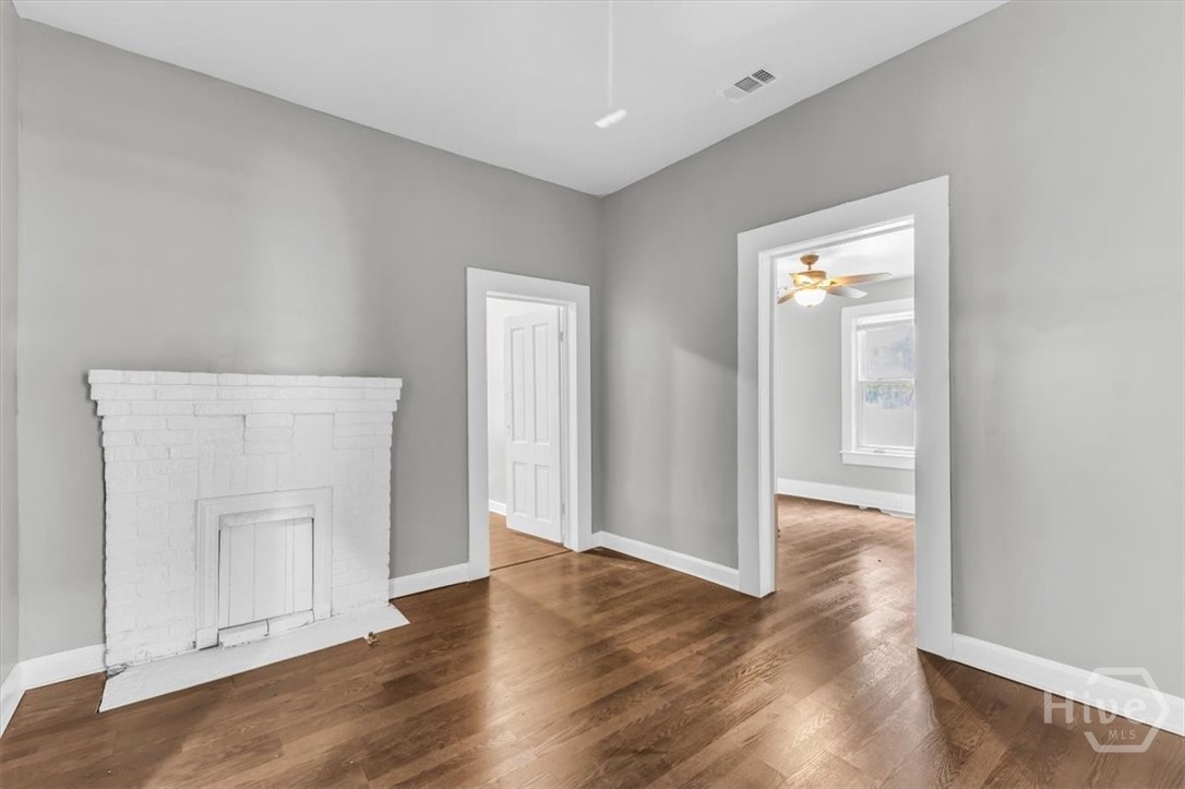1023 W 37th Street