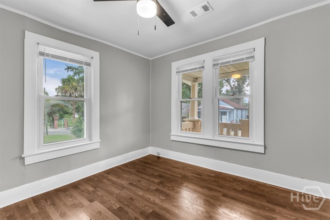 1023 W 37th Street