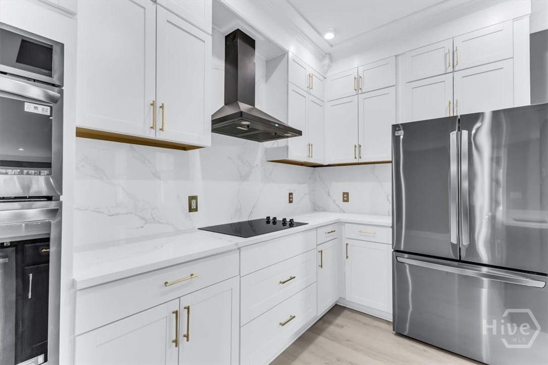 802 W 44th Street