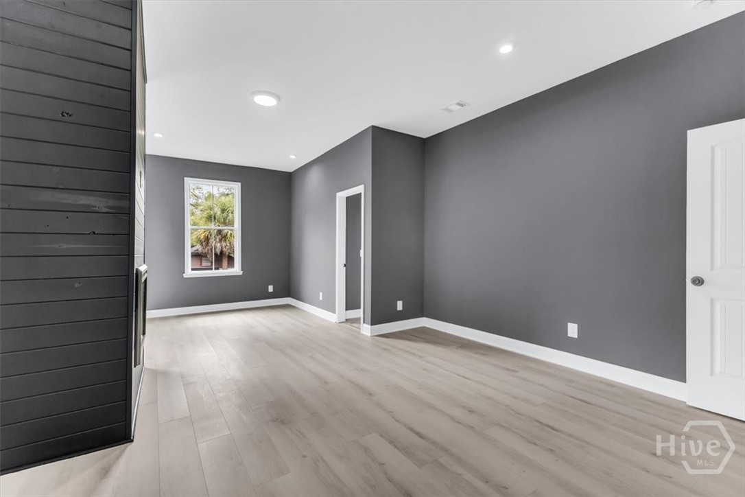 802 W 44th Street