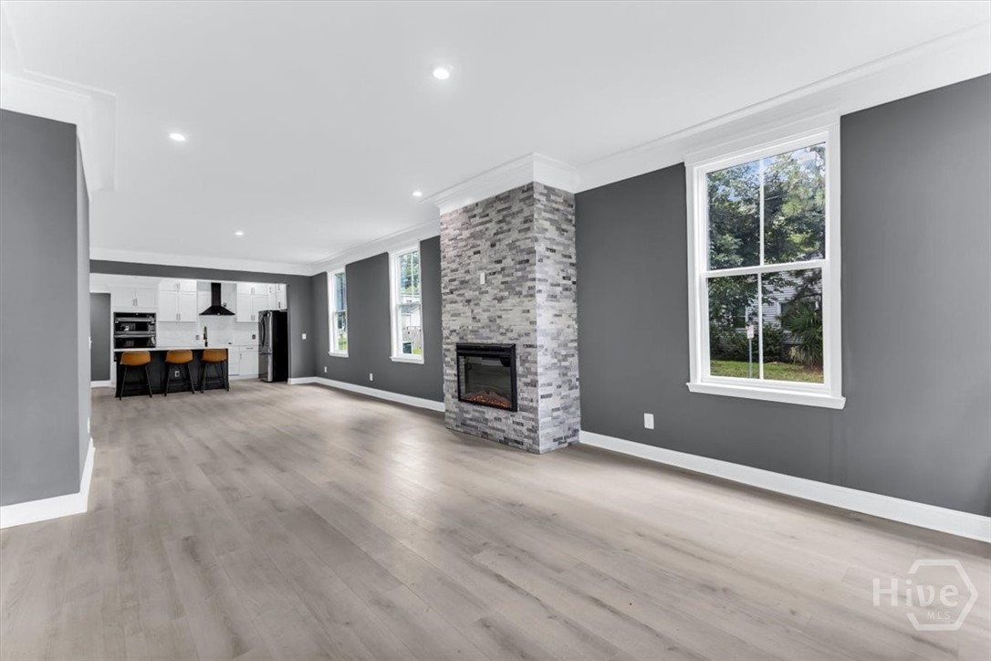 802 W 44th Street
