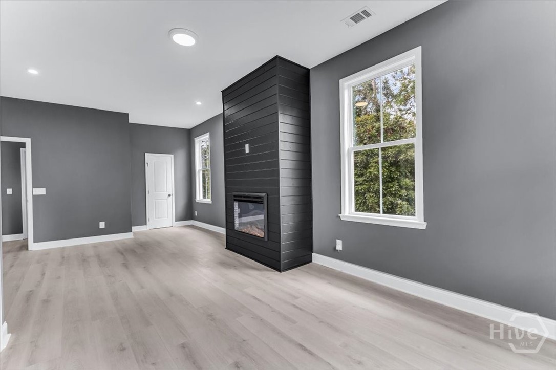 802 W 44th Street