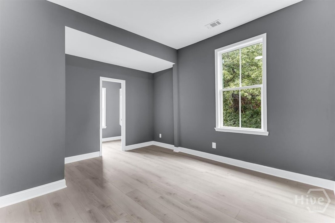802 W 44th Street