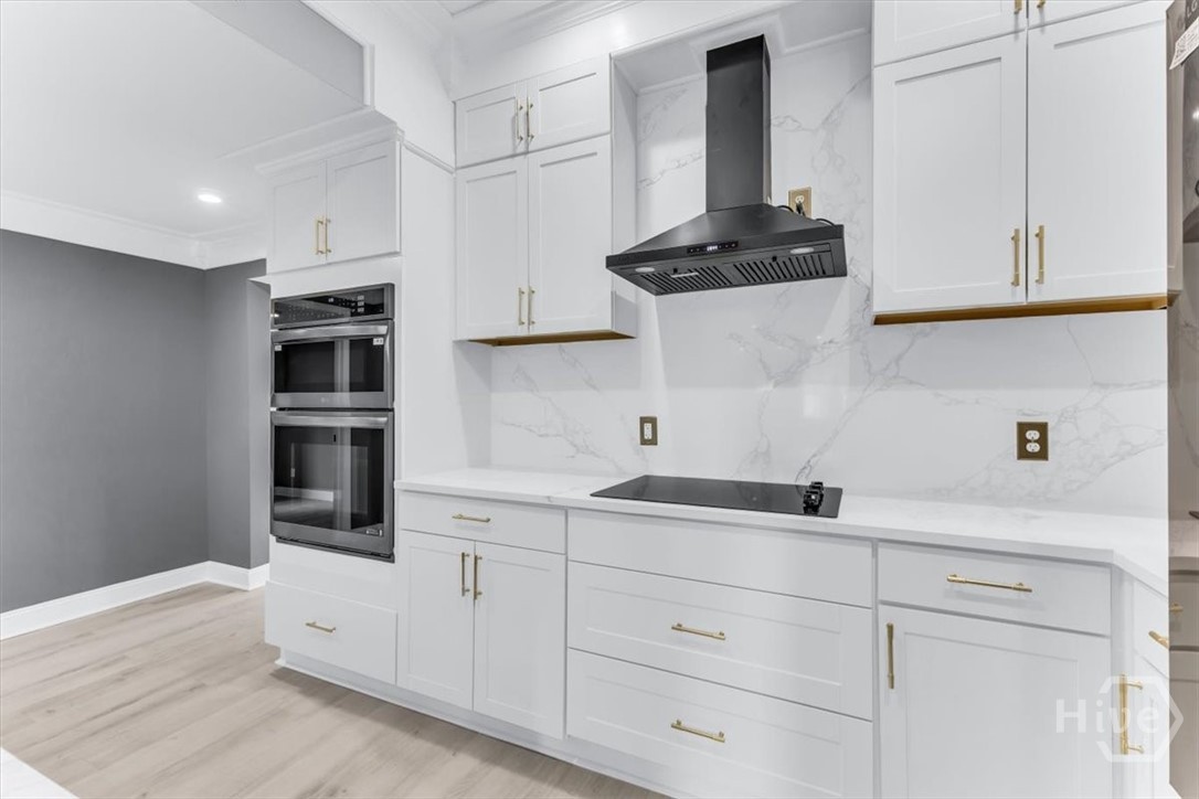 802 W 44th Street