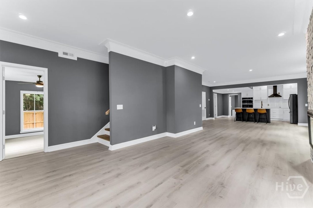802 W 44th Street