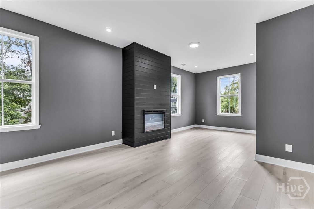 802 W 44th Street